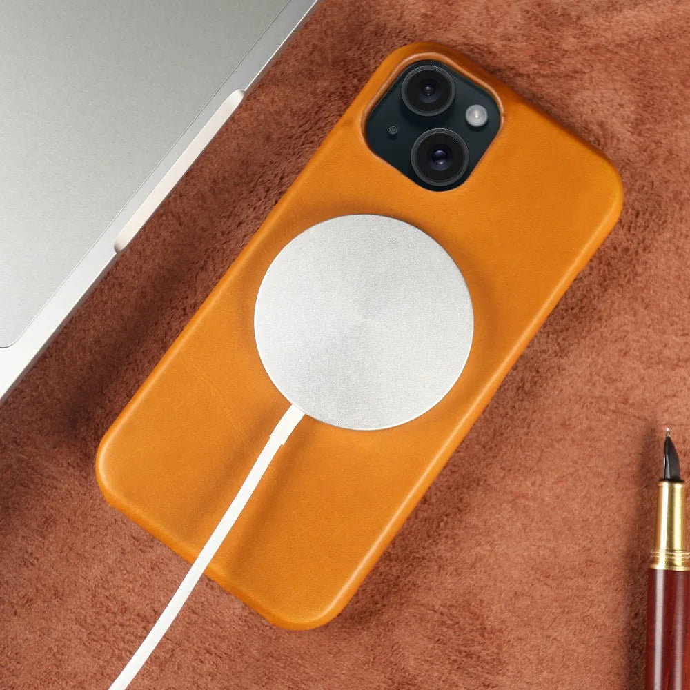 Strapazierfähige Hülle aus echtem Leder – Für iPhone 15 Pro Max (MagSafe)