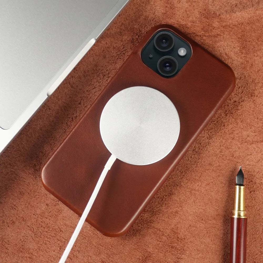 Strapazierfähige Hülle aus echtem Leder – Für iPhone 15 Pro Max (MagSafe)